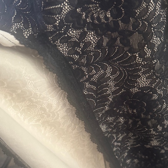 Elegant Black Lace dress - Picture 7 of 7